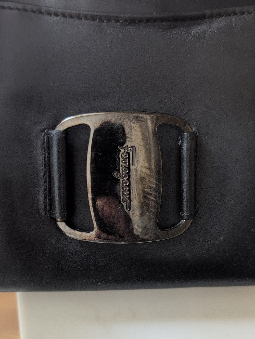Salvatore Ferragamo Black Leather Wallet with Signature Buckle. - Picture 8 of 14